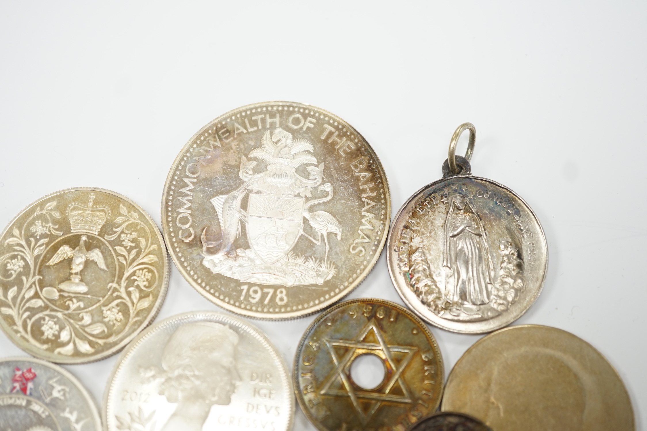 A quantity of various assorted coins